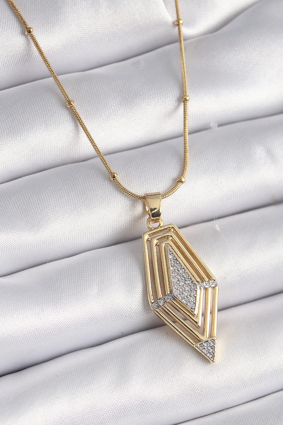 Shekka 316L Çelik Gold Renk Zirkon Taşlı Vintage Model Kadın Kolye