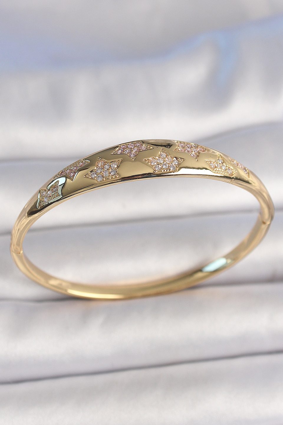Shekka Pirinç Gold Renk Zirkon Taşlı Yıldız İşlemeli Kadın Kelepçe