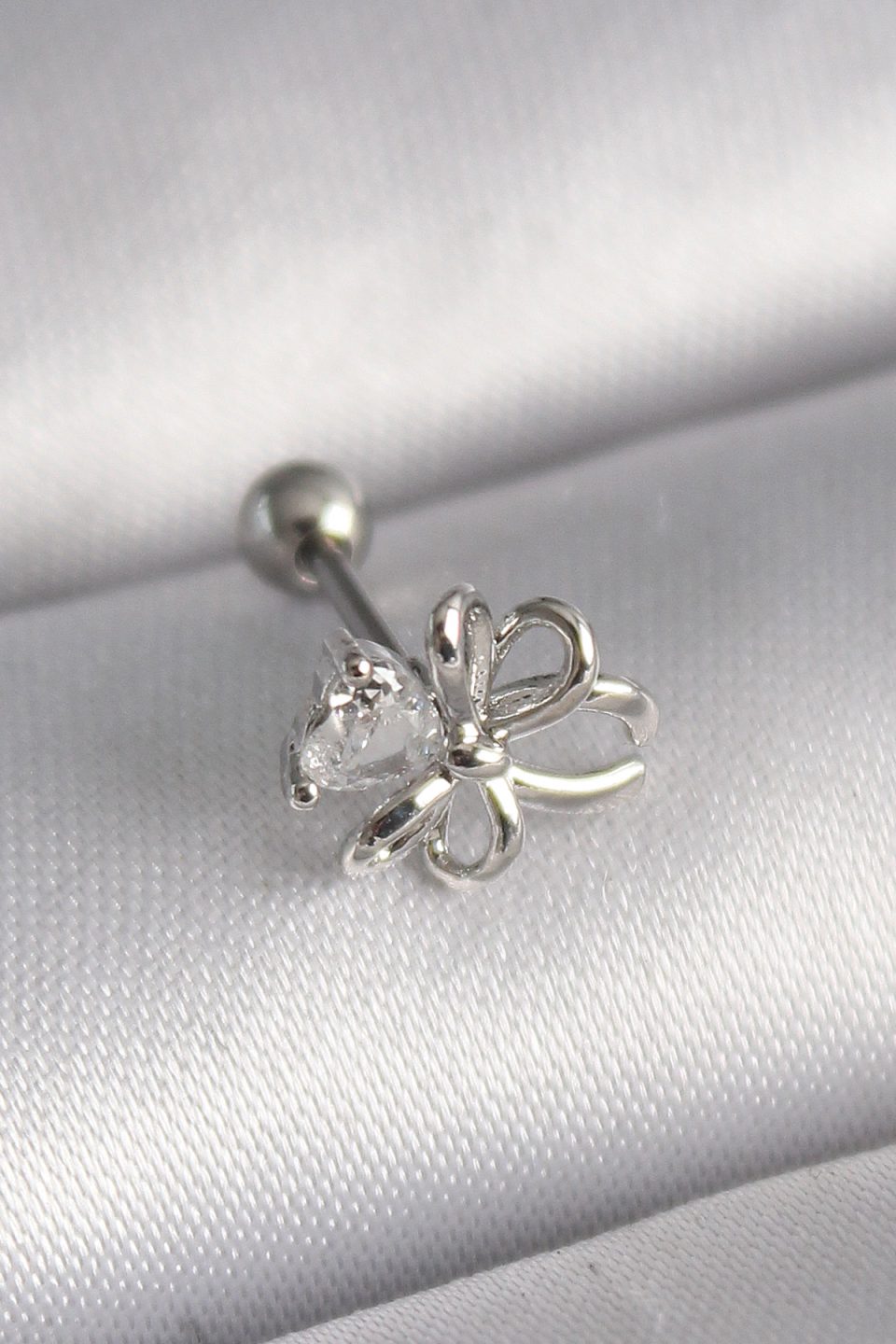Shekka 316L Çelik Gümüş Renk Zirkon Taş Detay Kurdele Model Tragus Piercing