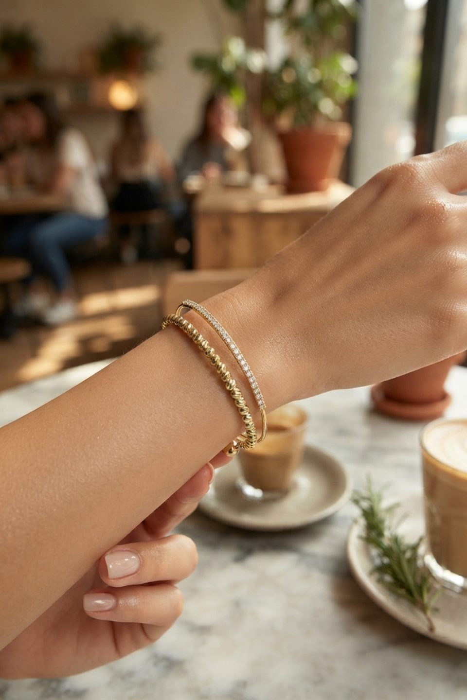 Shekka Gold Renk Dorika ve Zirkon Taşlı Kadın Bileklik — görsel 2