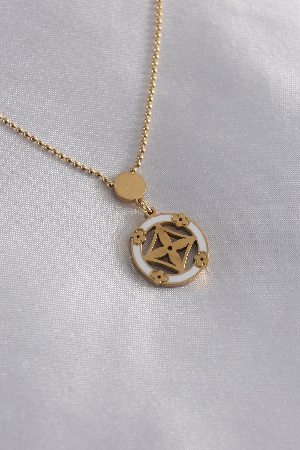 Shekka 316L Çelik Gold Renk Çiçek Figür Kadın Kolye