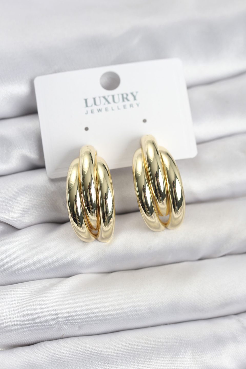 Shekka Gold Renk Pirinç Yarım Halka Model Kadın Küpe