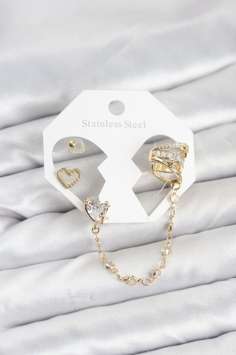 Shekka Pirinç Gold Renk Kalp Model Zincir Bağlantılı Ear Cuff Küpe Seti