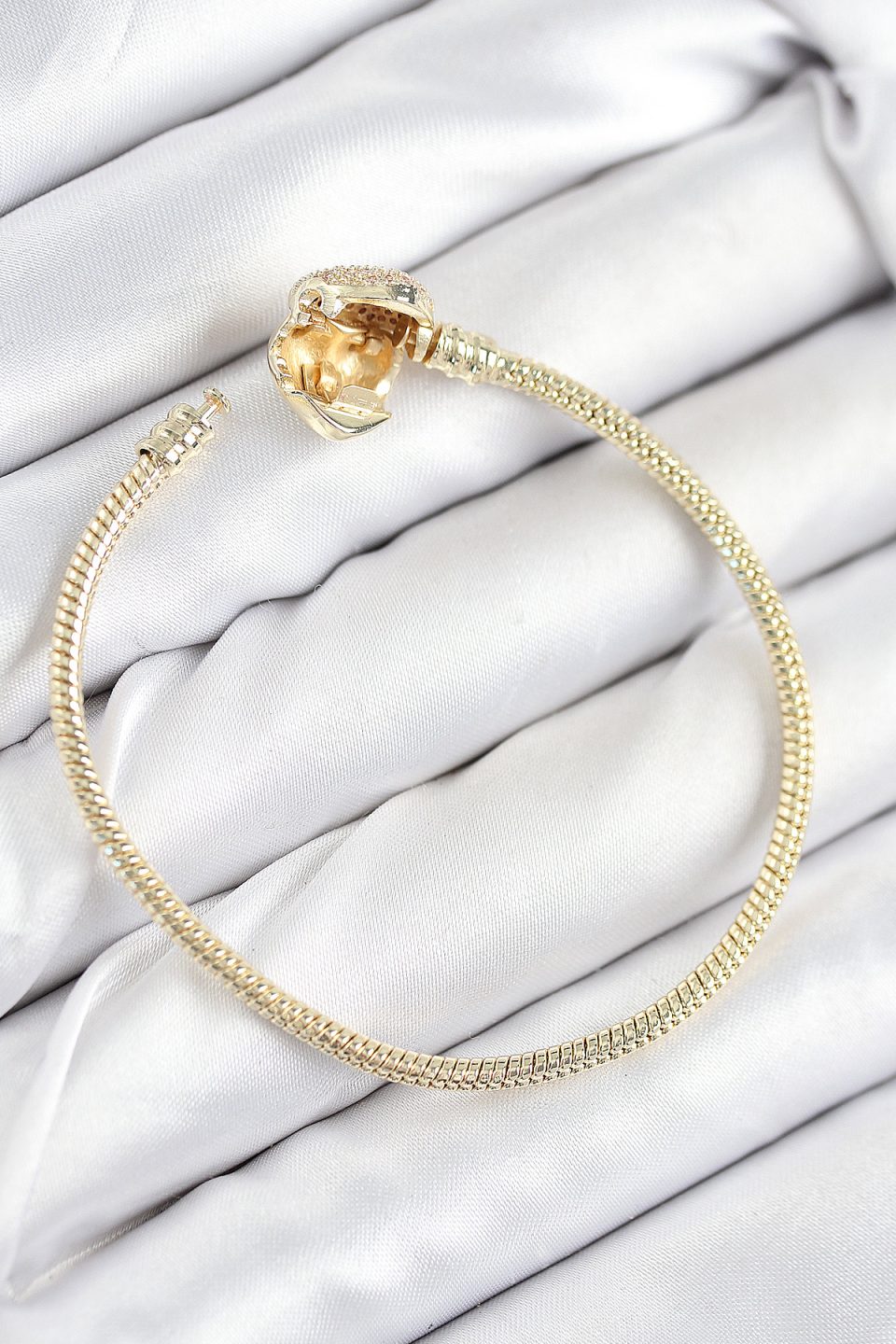 Shekka Pirinç Charm Zirkon Taşlı Kalp Model Gold Renk Kadın Bileklik — görsel 2
