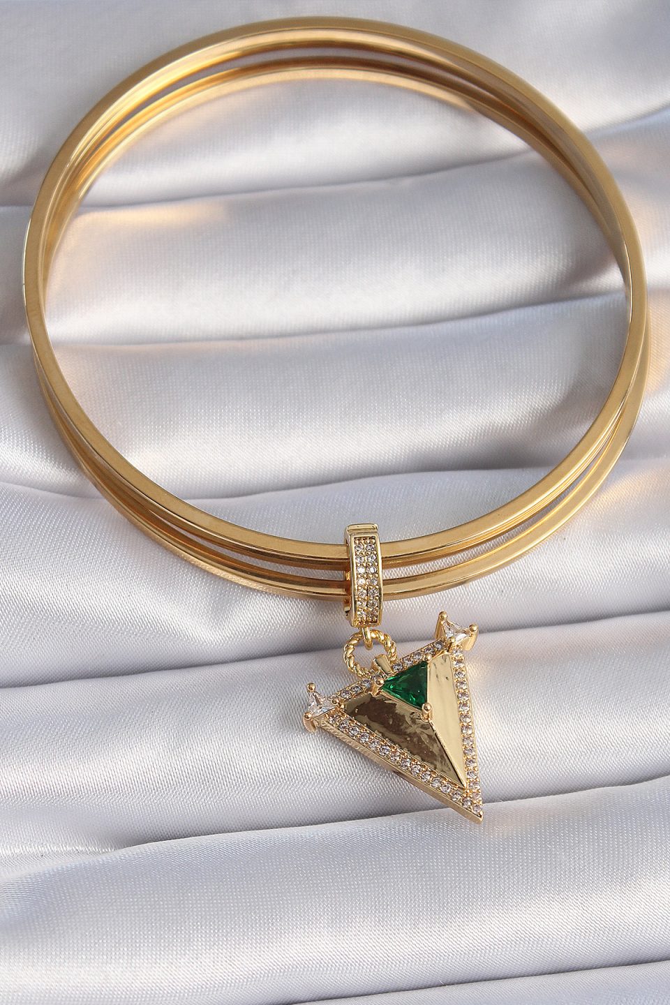 Shekka Pirinç Gold Renk Zirkon Taşlı 3D Üçgen Model Ajda Charm — görsel 2