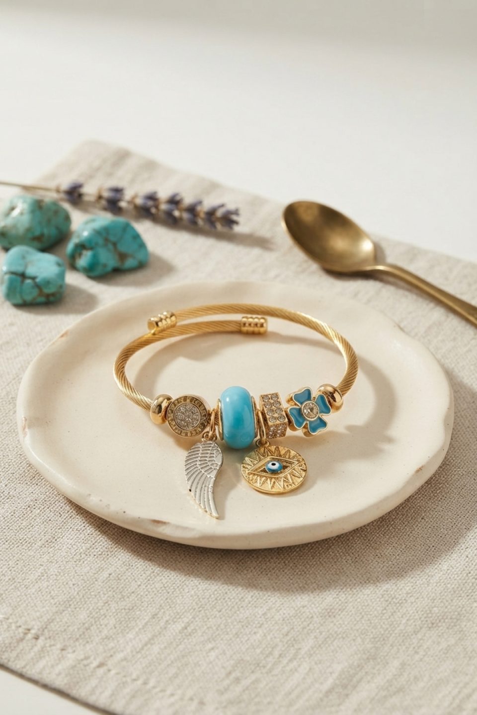 Shekka Mavi Renk Göz Model Gold Charmlı Bileklik