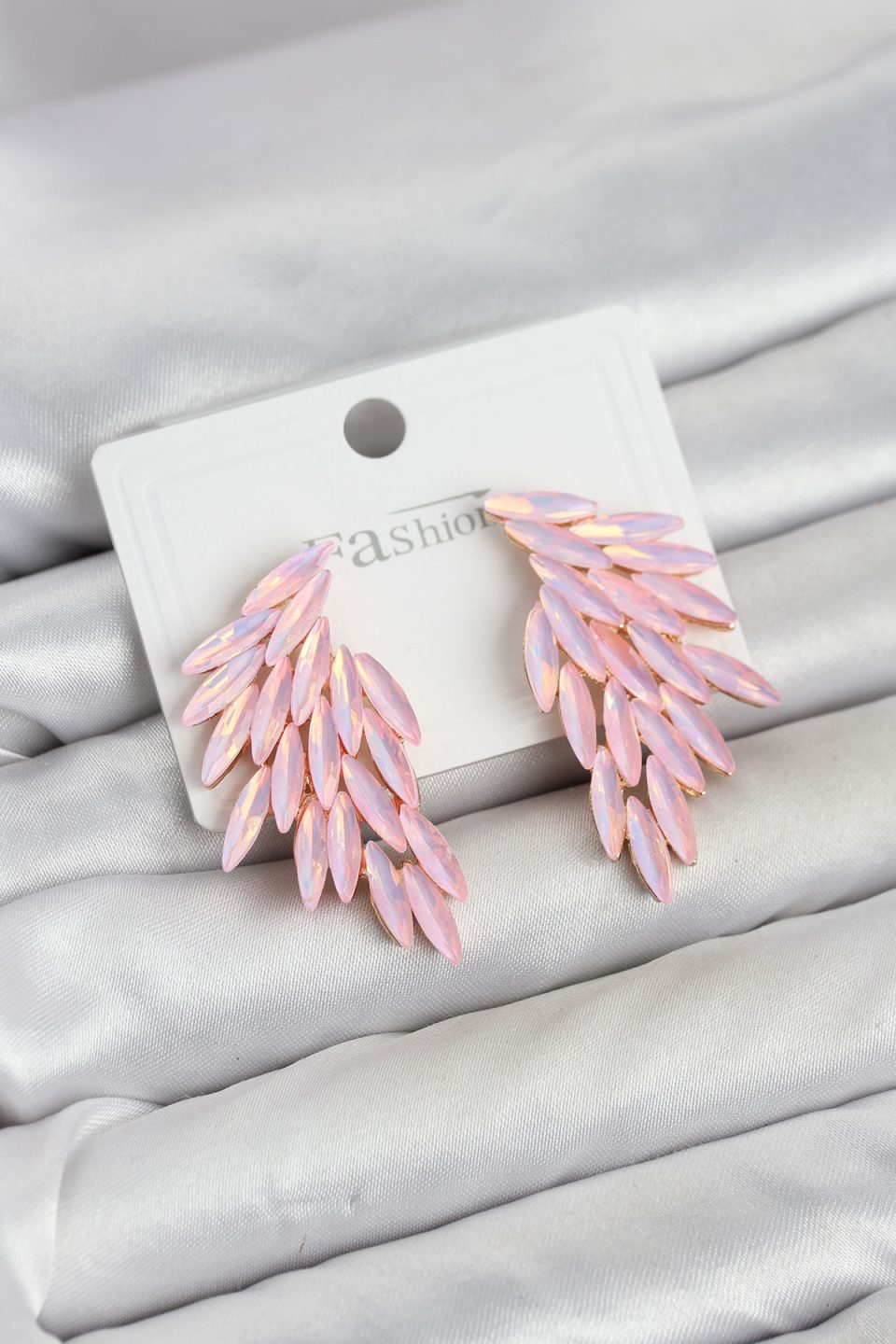 Shekka Pembe Renk Kristal Taşlı Kanat Küpe