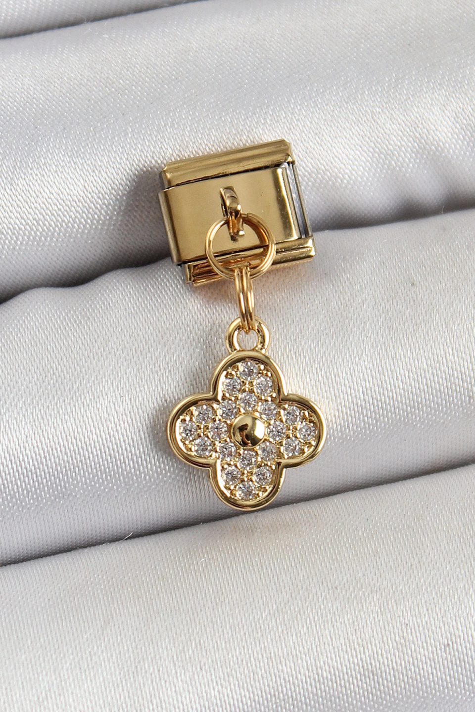 Shekka 316L Çelik Sallantılı Zirkon Taşlı Yonca Model Gold Renk Nomination Charm
