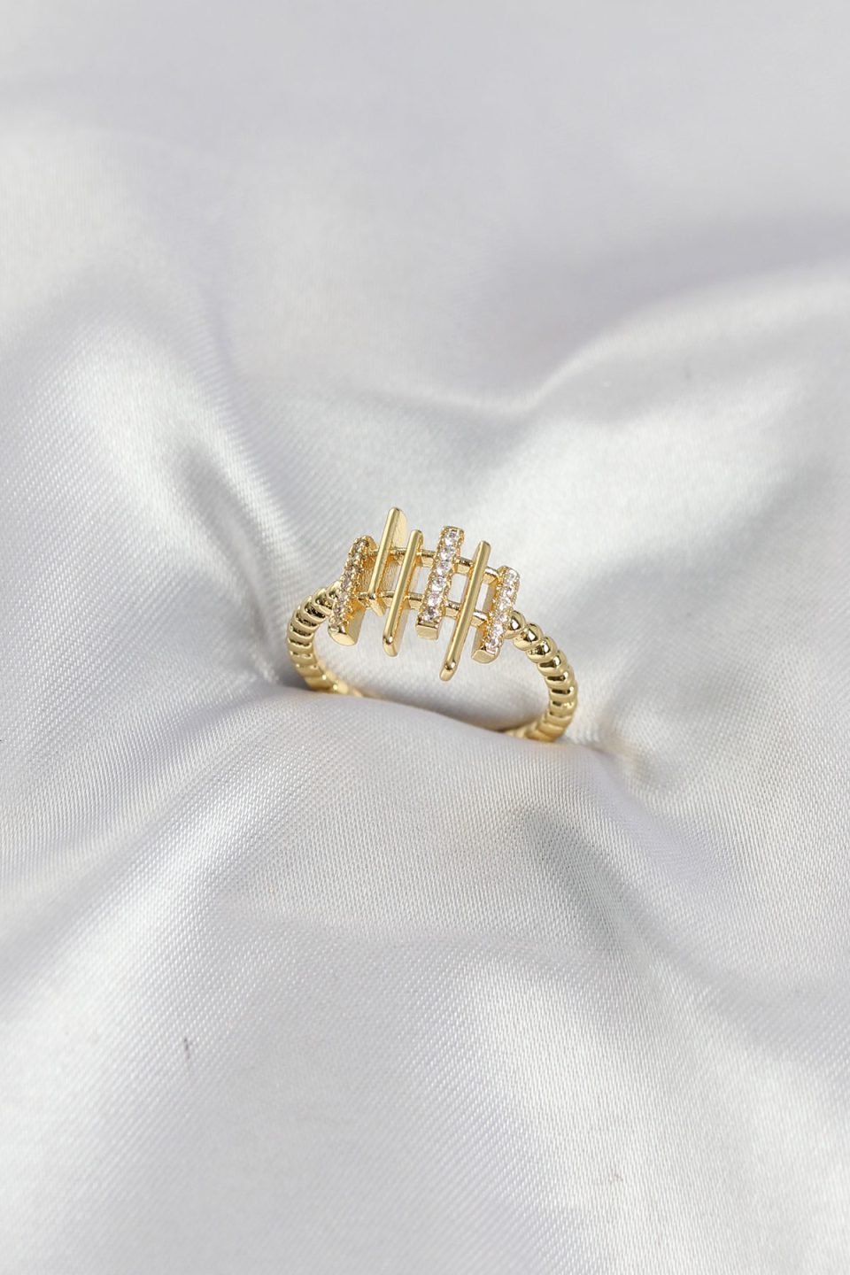 Shekka Gold Renk Zirkon Taşlı Sütun Model Kadın Yüzük