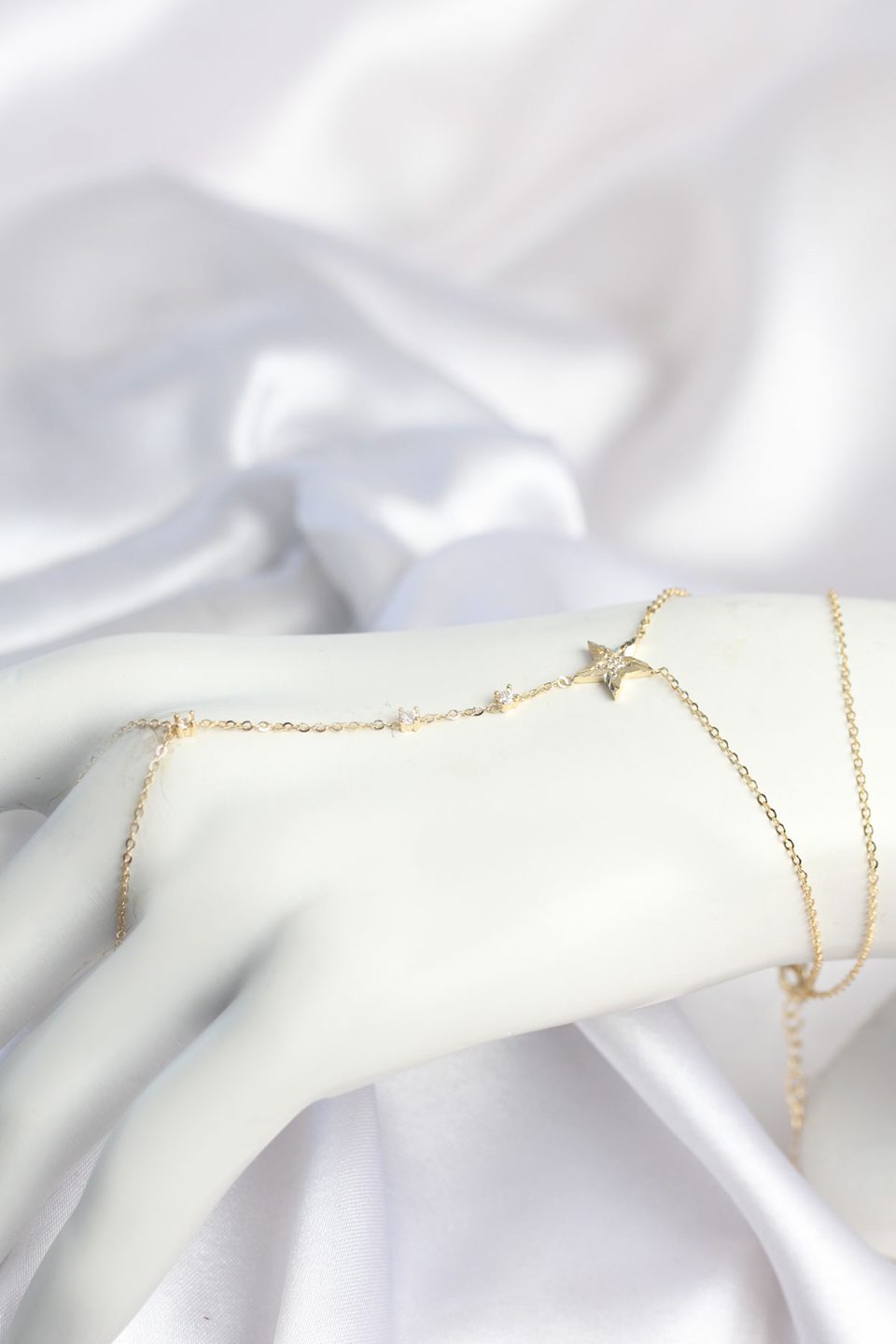 Shekka Gold Renk Yıldız Model Pirinç Kadın Şahmeran