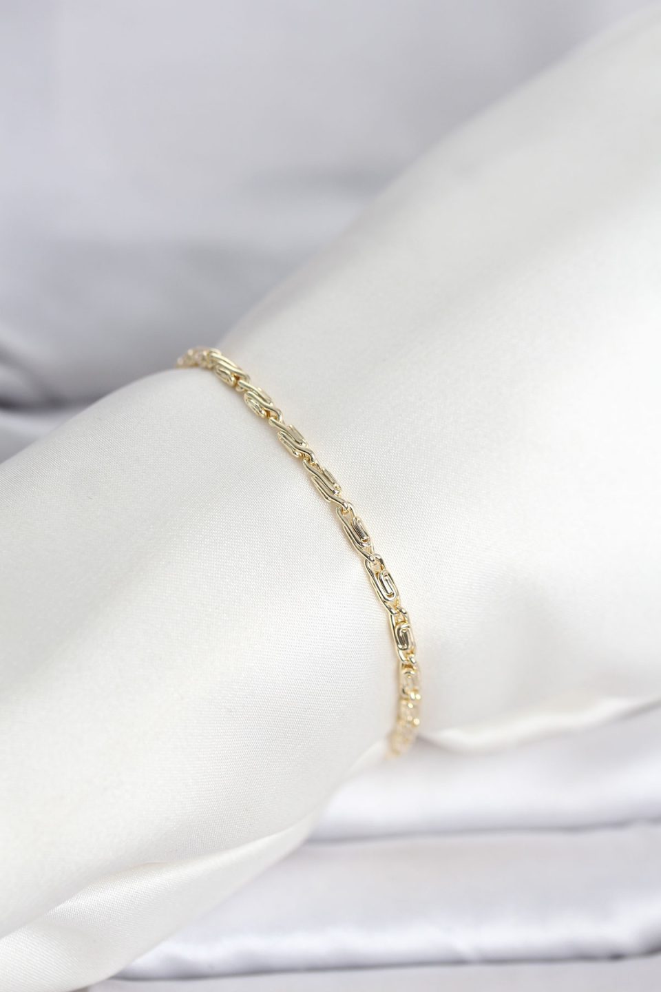 Shekka CM 14K Gold Renk Burgu Zincirli Model Kadın Bileklik