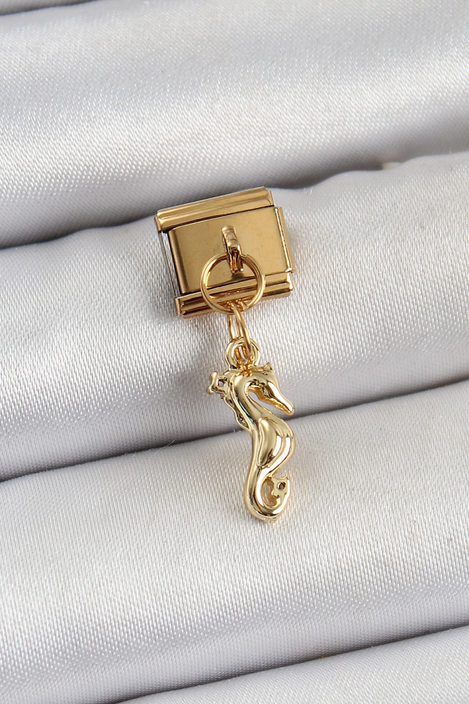 Shekka 316L Çelik Sallantılı Deniz Atı Model Gold Renk Nomination Charm