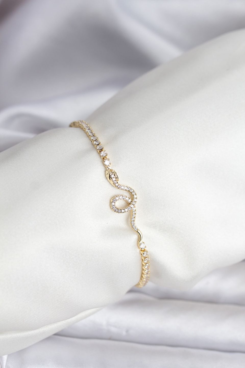 Shekka Yılan Model Zirkon Taşlı Gold Renk Pirinç Su Yolu Kadın Bileklik