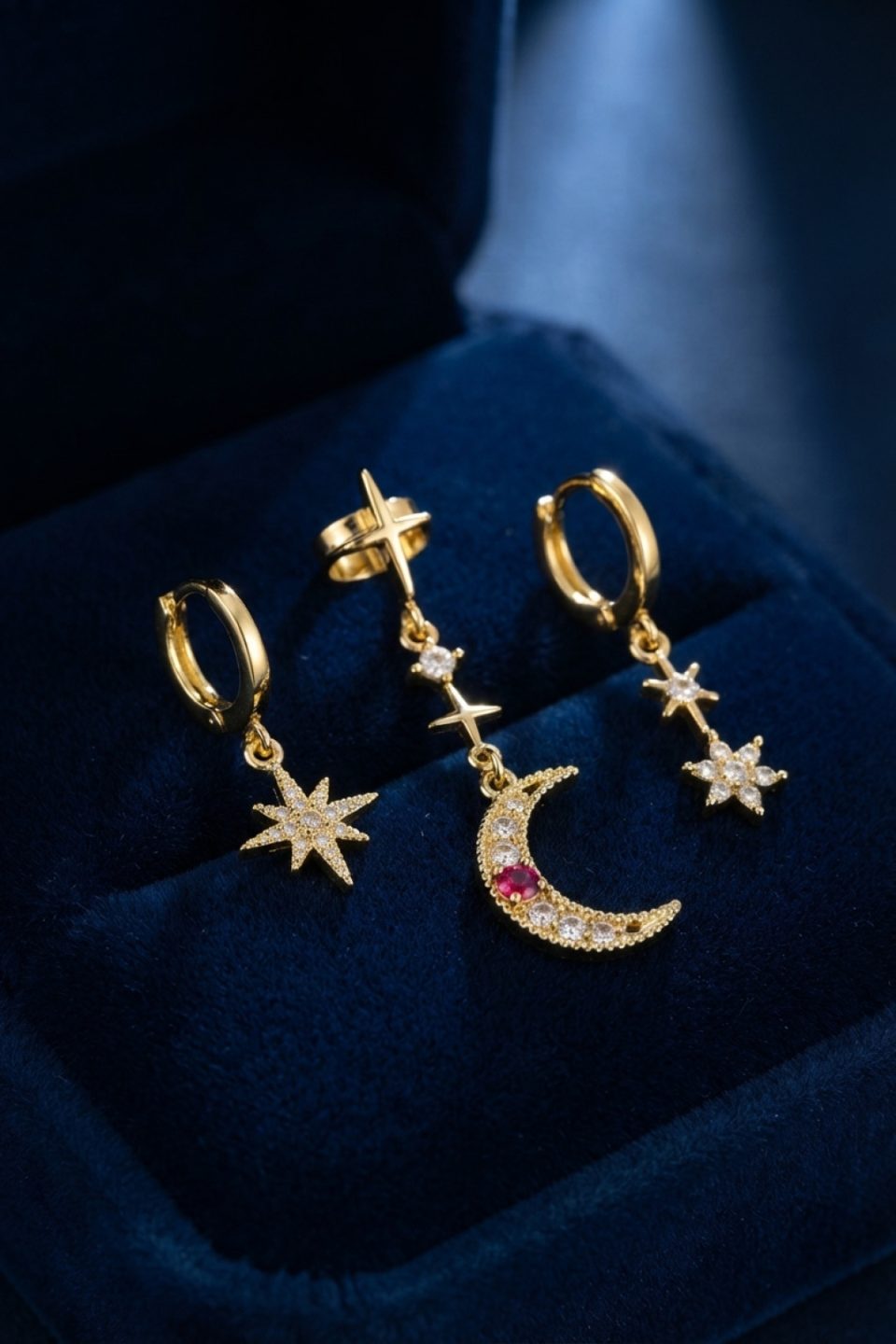 Shekka Gold Renk 3 lü Ay ve Yıldız Model Küpe