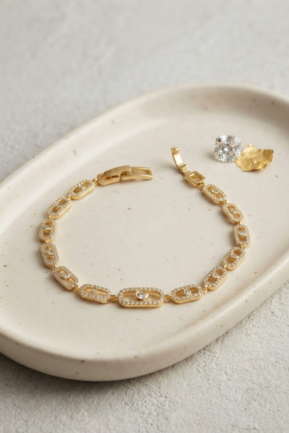 Shekka Gold Renk Zirkon Taşlı Messika Model Bileklik