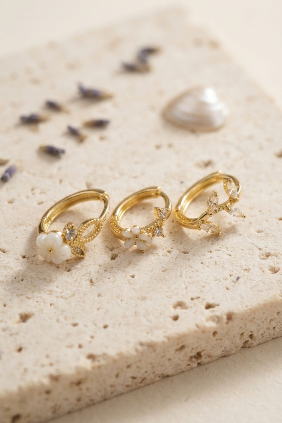 Shekka 3 lü Set Çiçek Model Gold Renk Kadın Küpe