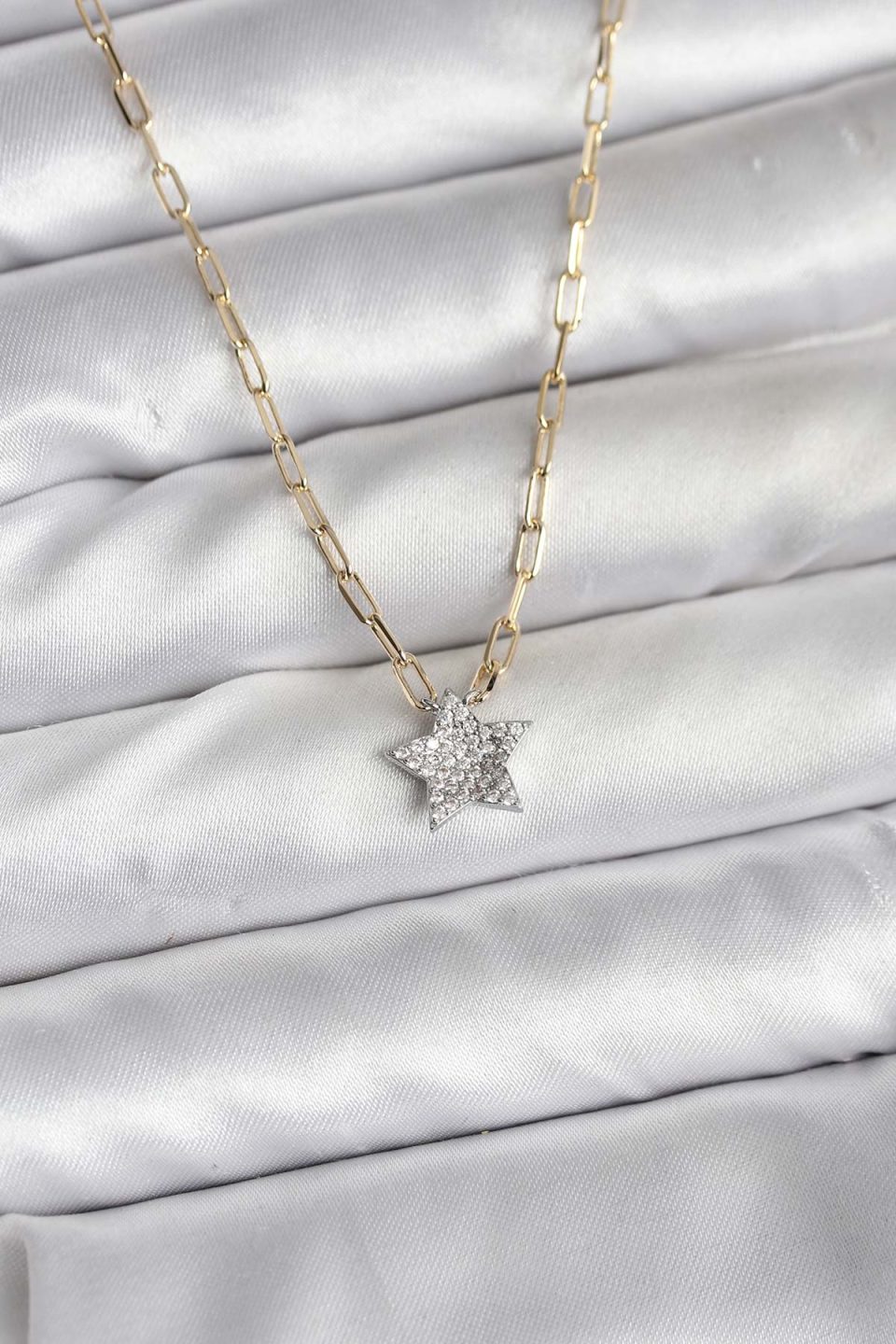 Shekka Pirinç Gold Renk Zincirli Zirkon Taşlı Minimal Yıldız Model Kadın Kolye