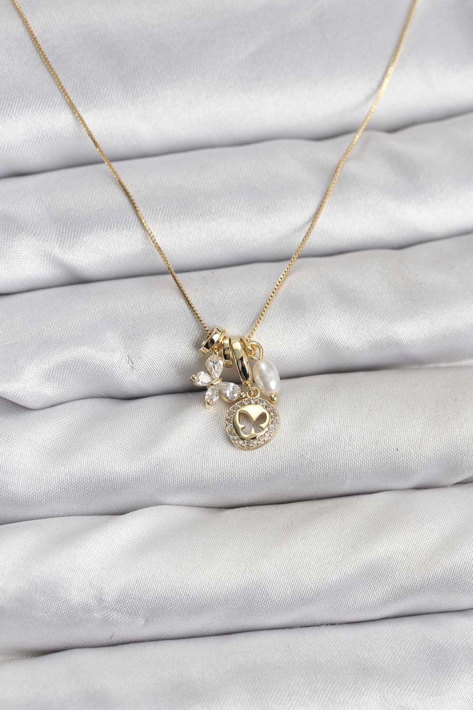 Shekka Gold Renk Pirinç Minimal Kelebek Charmlı Kadın Kolye