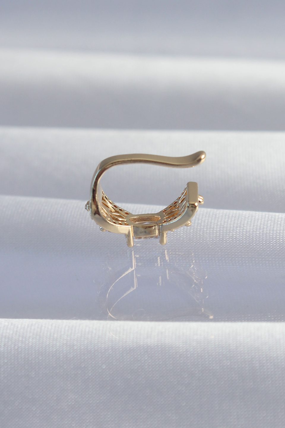 Shekka Pirinç Gold Renk Zirkon Taş Kaplama Earcuff Küpe — görsel 2