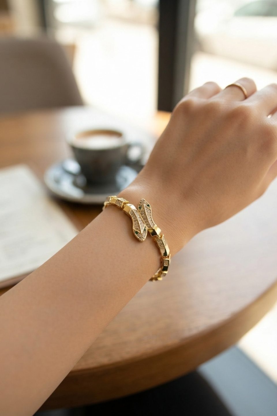 Shekka Gold Renk Pirinç Zirkon Taşlı Yılan Model Kadın Bileklik — görsel 2