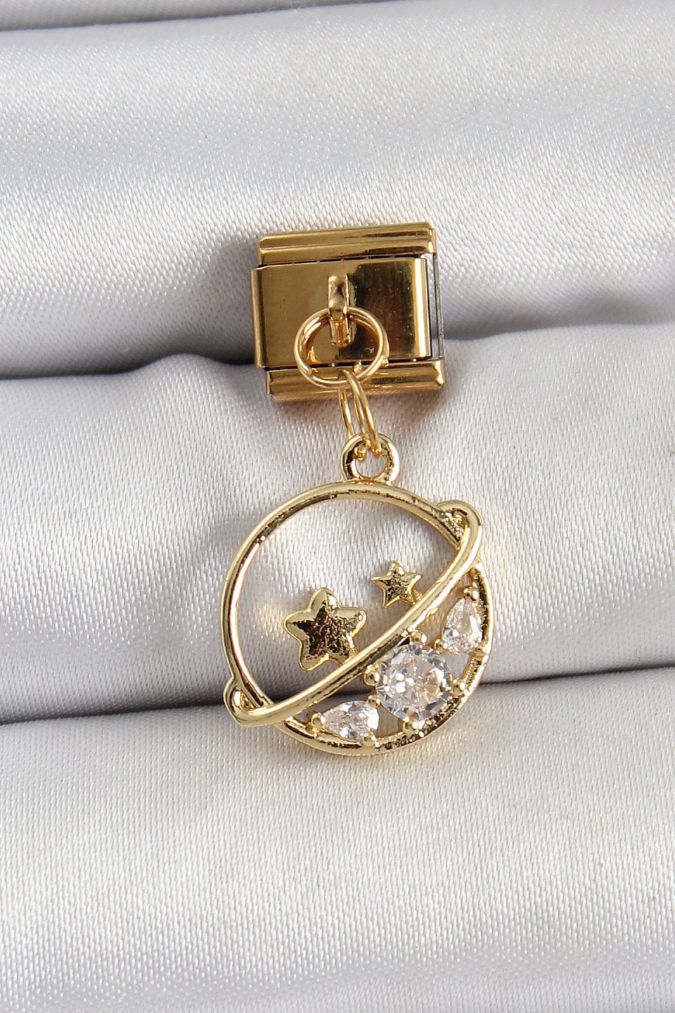 Shekka 316L Çelik Sallantılı Zirkon Taşlı Satürn Model Gold Renk Nomination Charm