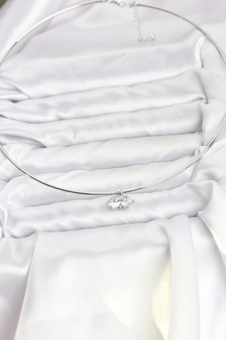 Shekka Pirinç Gümüş Renk Choker Model Zirkon Taşlı Kadın Kolye — görsel 3