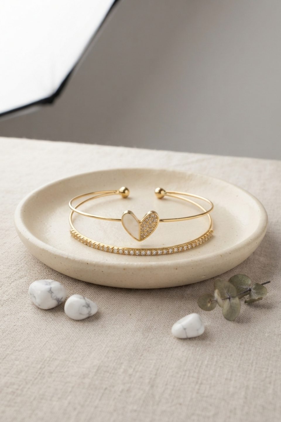 Shekka Gold Renk Kalp Model Zirkon Taşlı Kadın Bileklik