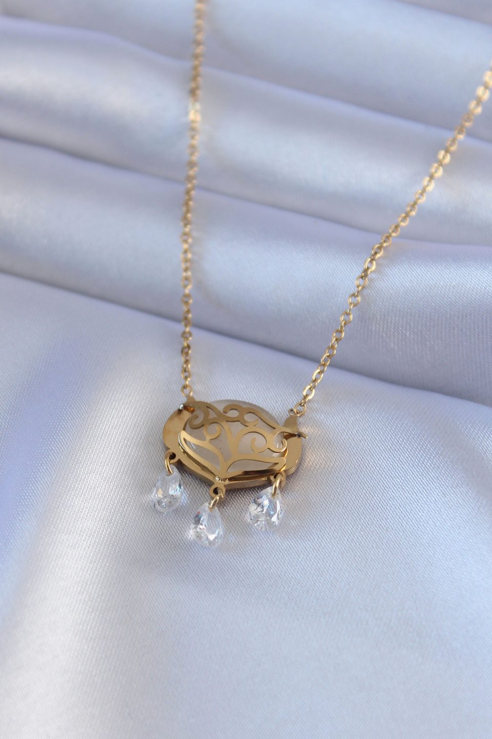 Shekka 316L Çelik Gold Renk Lotus Model Zirkon Taşlı Kadın Kolye