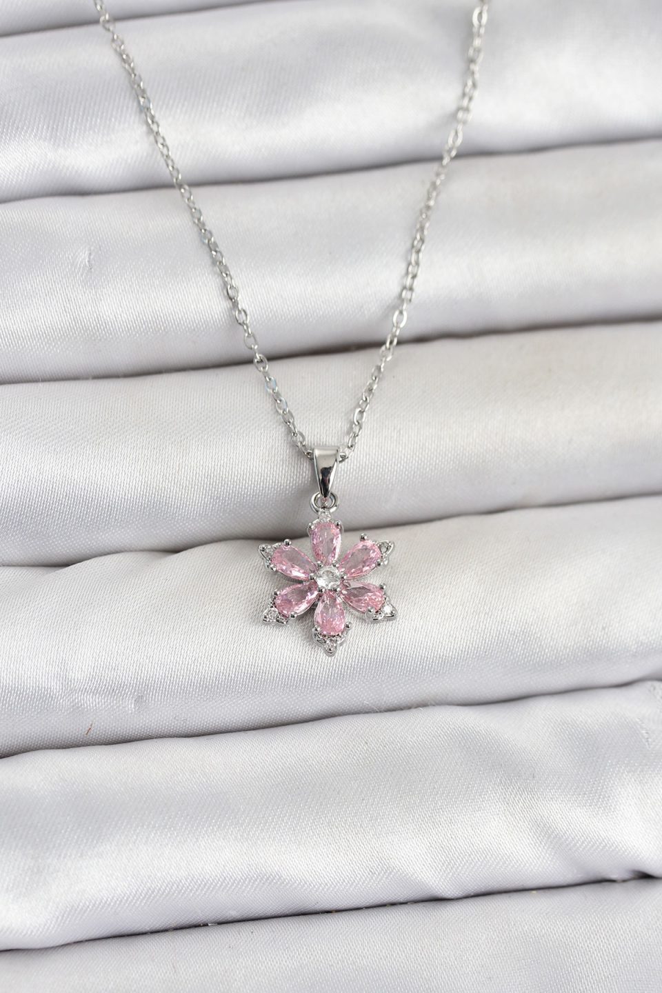 Shekka 316L Çelik Zincir Gümüş Renk Pembe Zirkon Taşlı Lotus Model Kadın Kolye