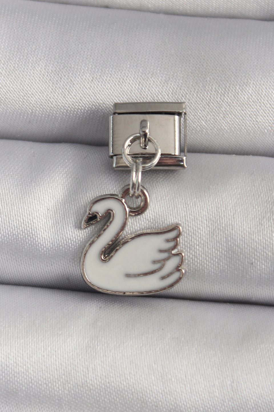 Shekka 316L Çelik Gümüş Renk Sallantı Beyaz Kuğu Model Nomination Charm