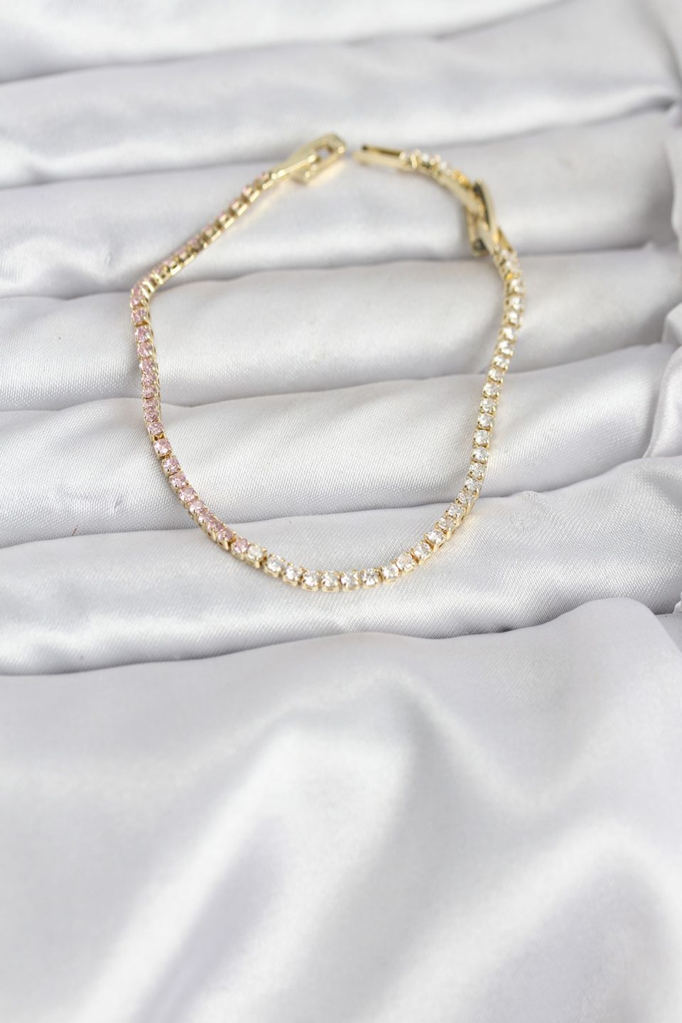 Shekka Pembe ve Beyaz Zirkon Taşlı Gold Renk Su Yolu Kadın Bileklik