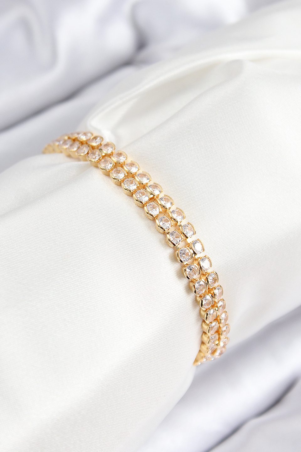 Shekka Pirinç Zirkon Taşlı Çift Sıra Model Gold Renk Asansörlü Kadın Bileklik