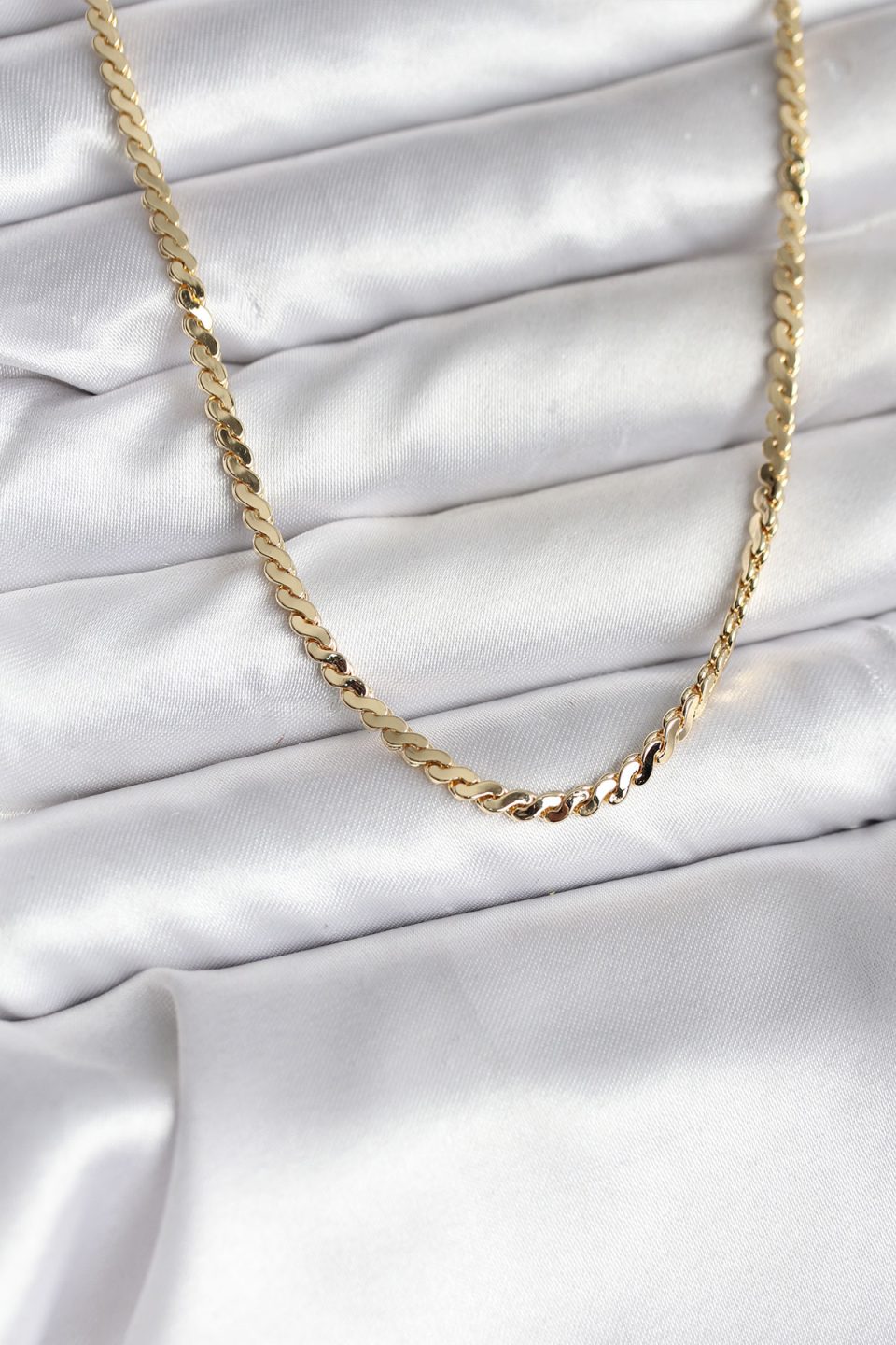 Shekka 14K Gold Renk Kaplama Ezme Yılan Zincir Model CM Kadın Kolye