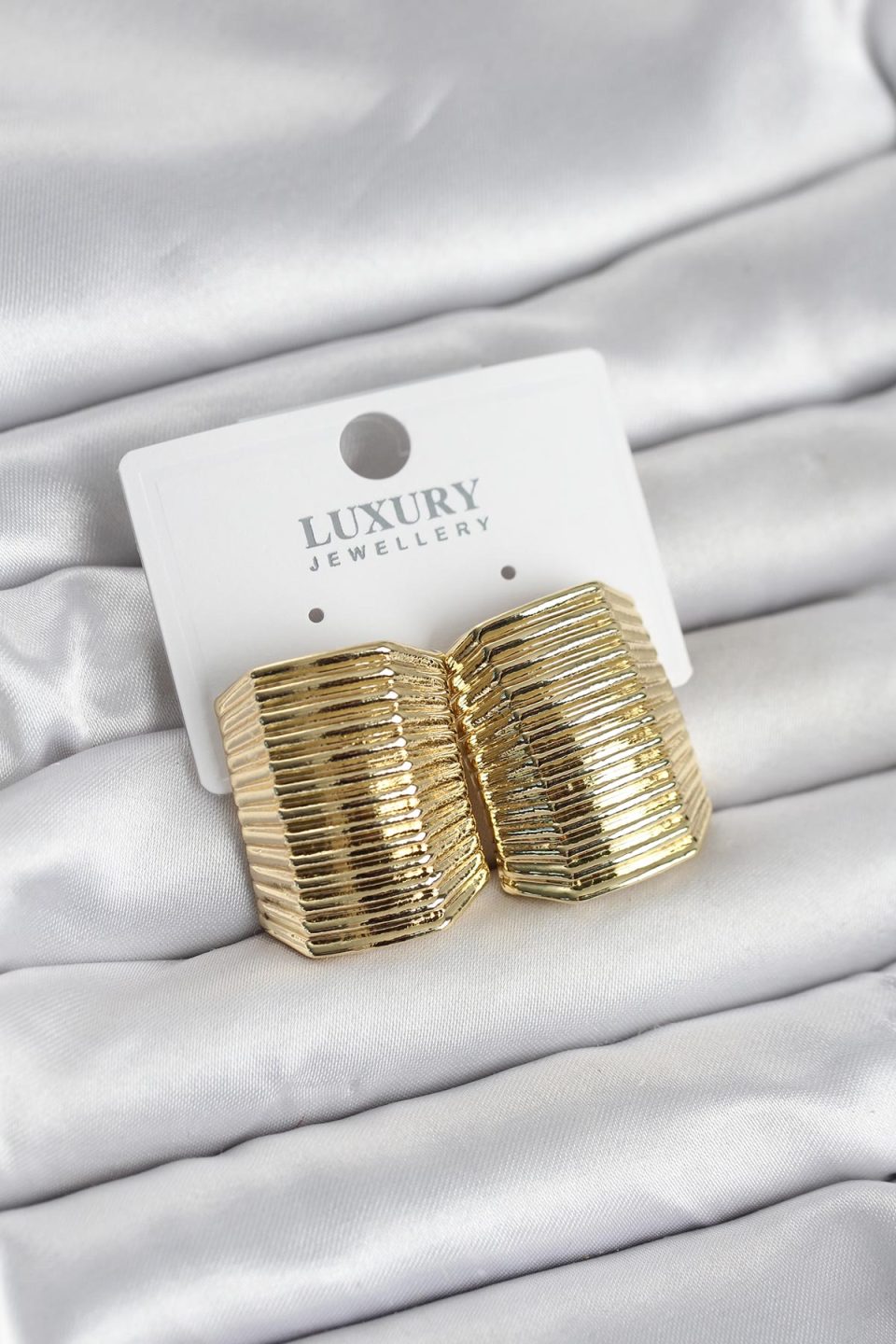 Shekka Gold Renk Pirinç Vintage Esintili Statement Küpe