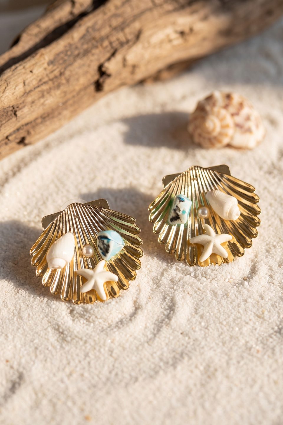 Shekka Gold Renk Deniz Kabuğu Deniz Yıldızı ve Turkuaz Taş Detaylı Küpe