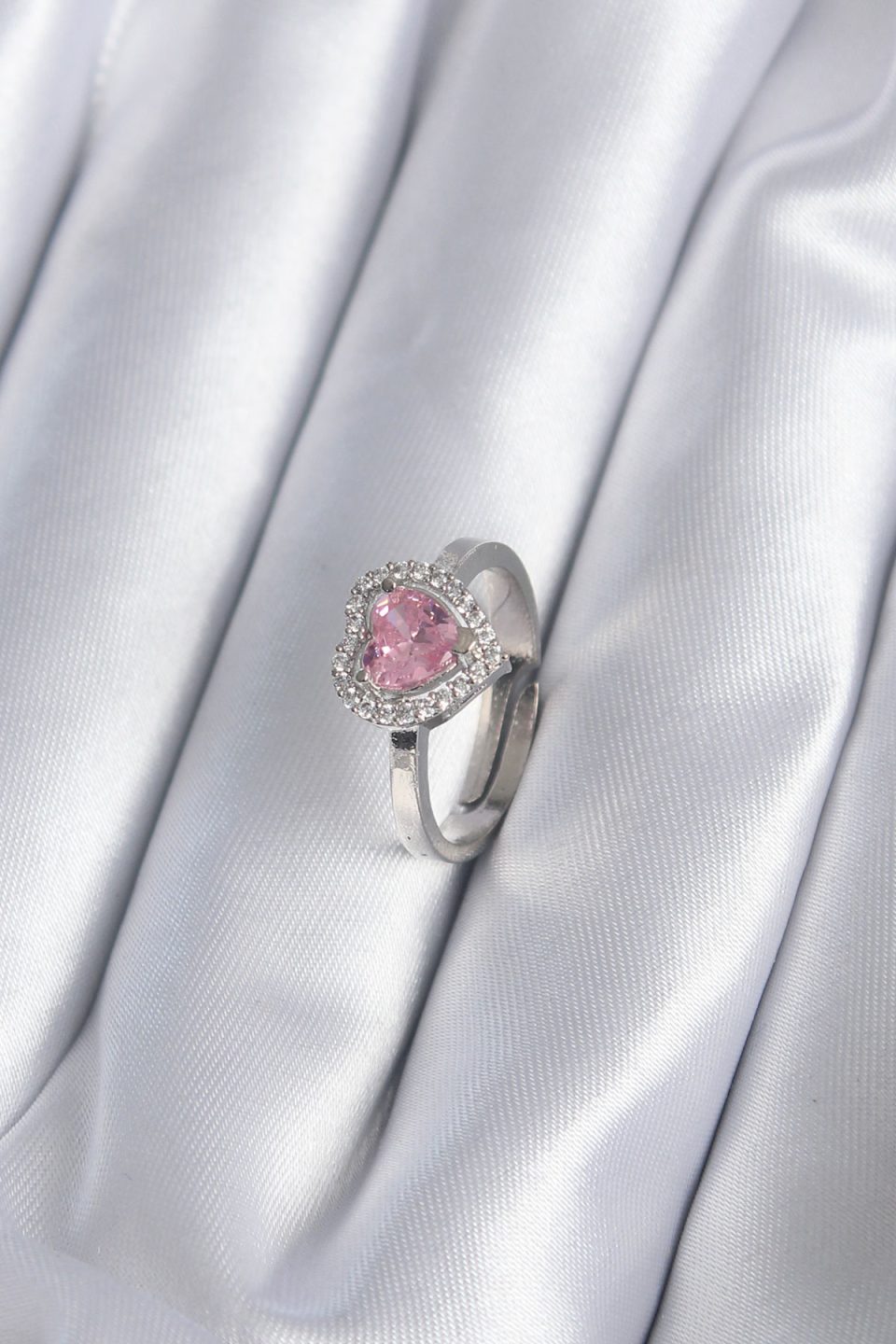 Shekka Pirinç Gümüş Renk Pembe Zirkon Taşlı Charm Model Kadın Yüzük