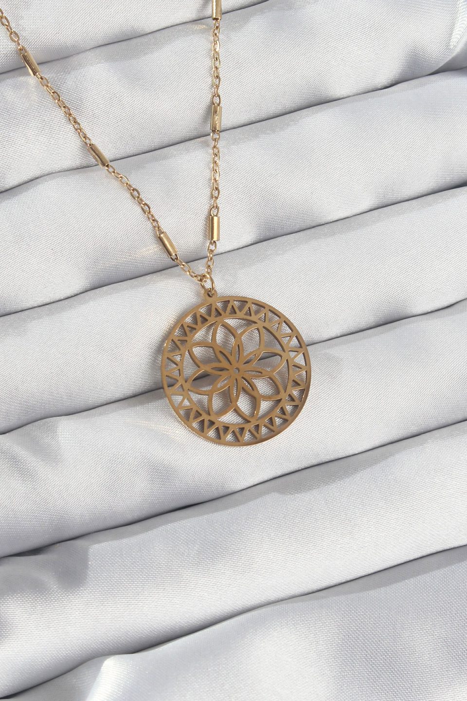 Shekka 316L Çelik Zincir Gold Renk Lotus Model Kolye