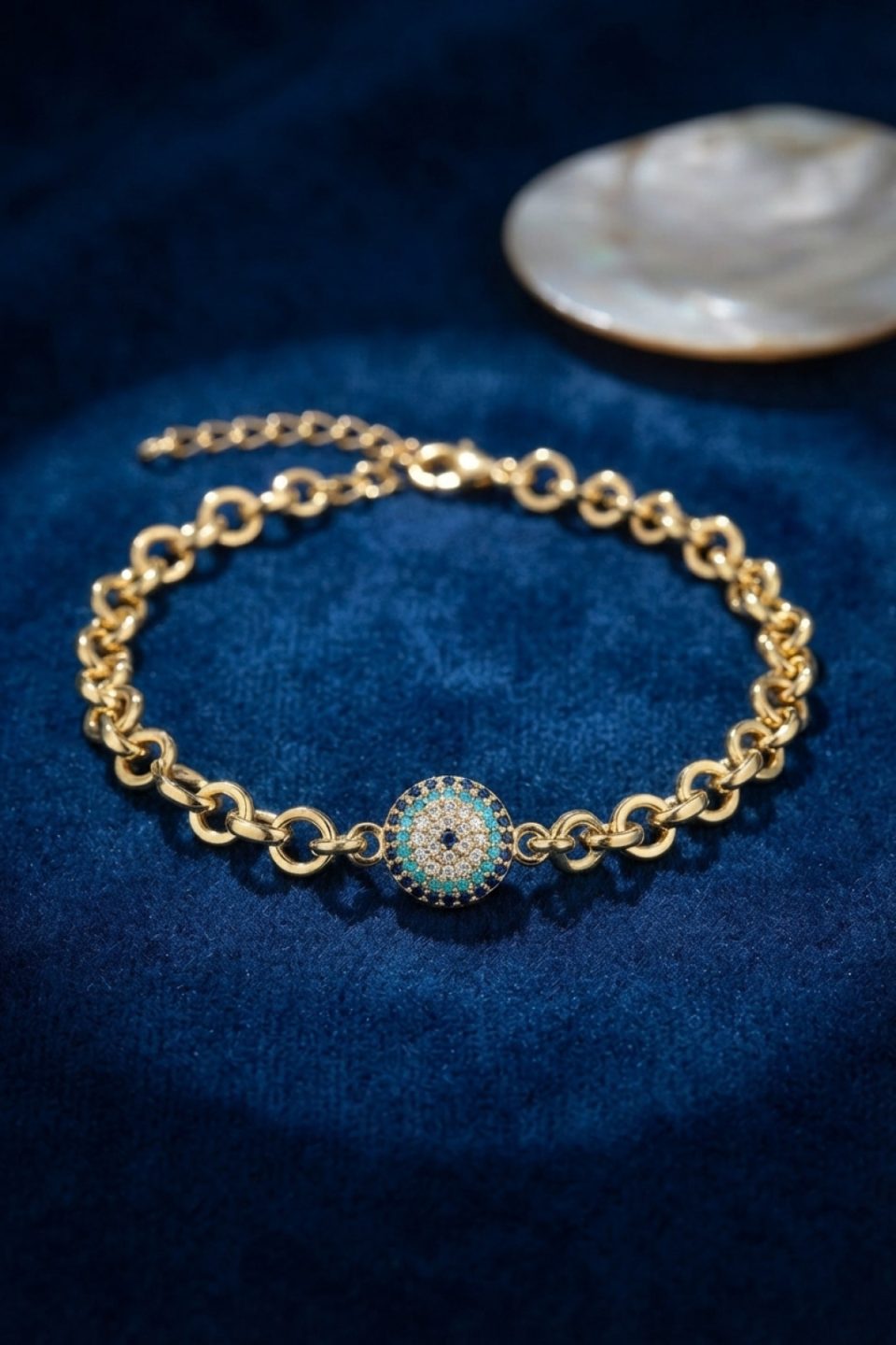 Shekka Gold Renk Zirkon Taşlı Nazar Model Pirinç Kadın Bileklik