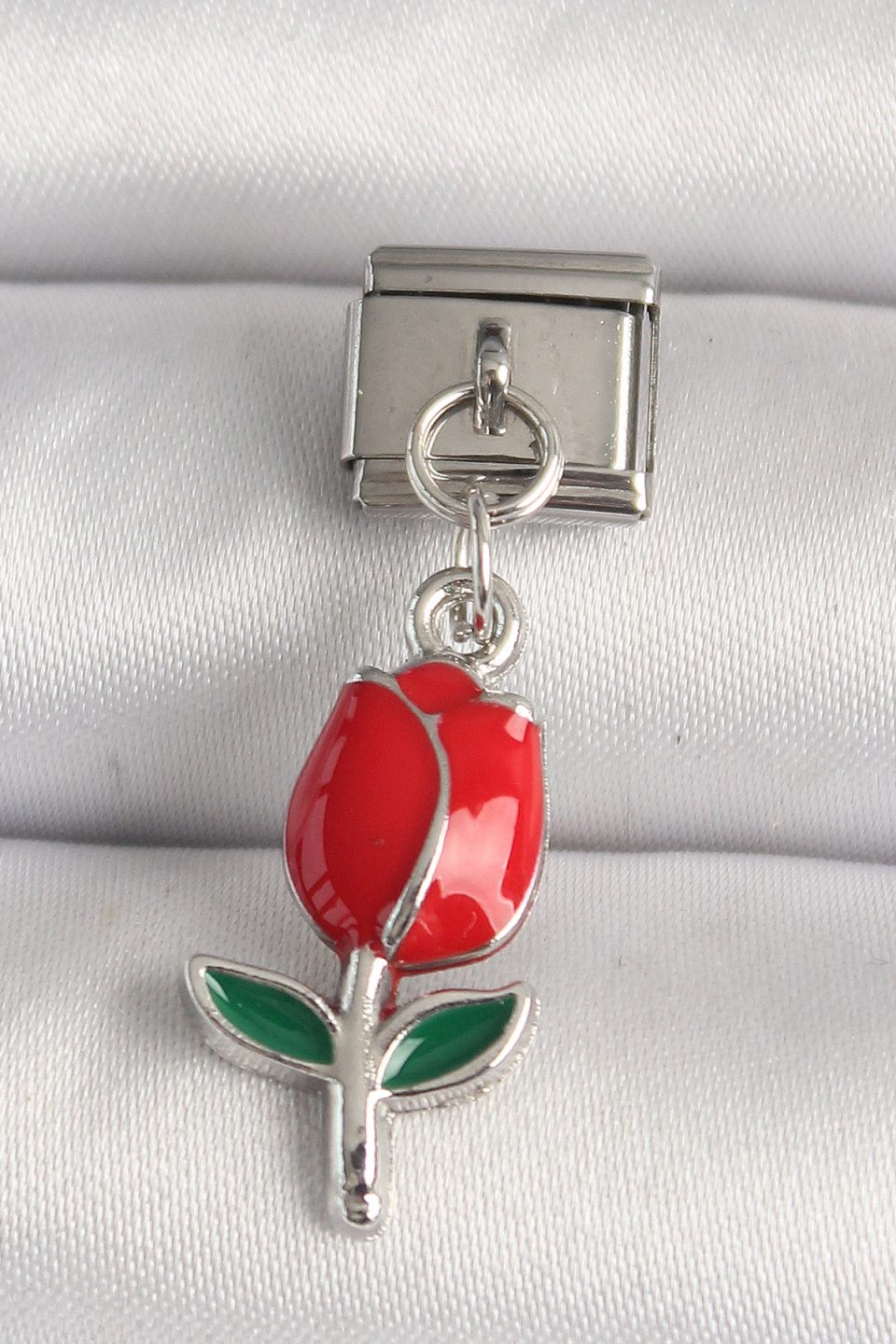 Shekka 316L Çelik Gümüş Renk Kırmızı Gül Model Nomination Charm