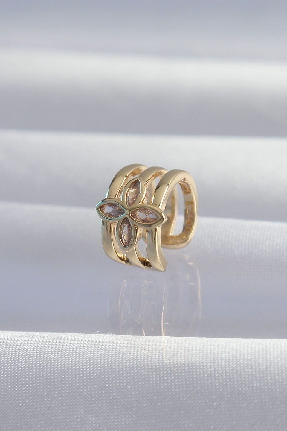 Shekka Pirinç Gold Renk Yonca Earcuff Küpe