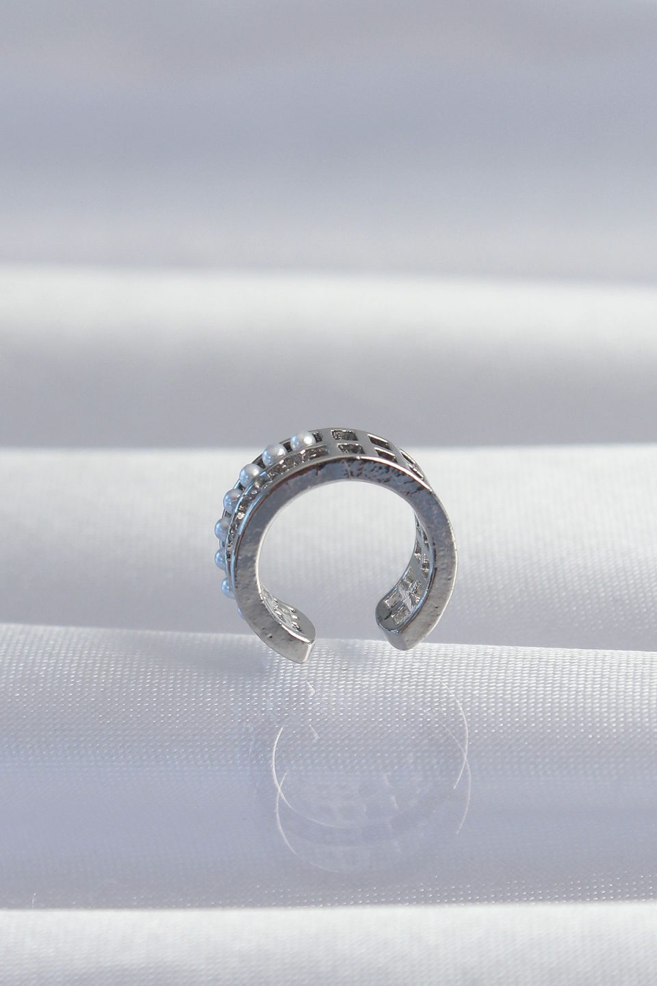 Shekka Pirinç Gümüş Renk İncili Baget Taşlı Earcuff Küpe — görsel 2