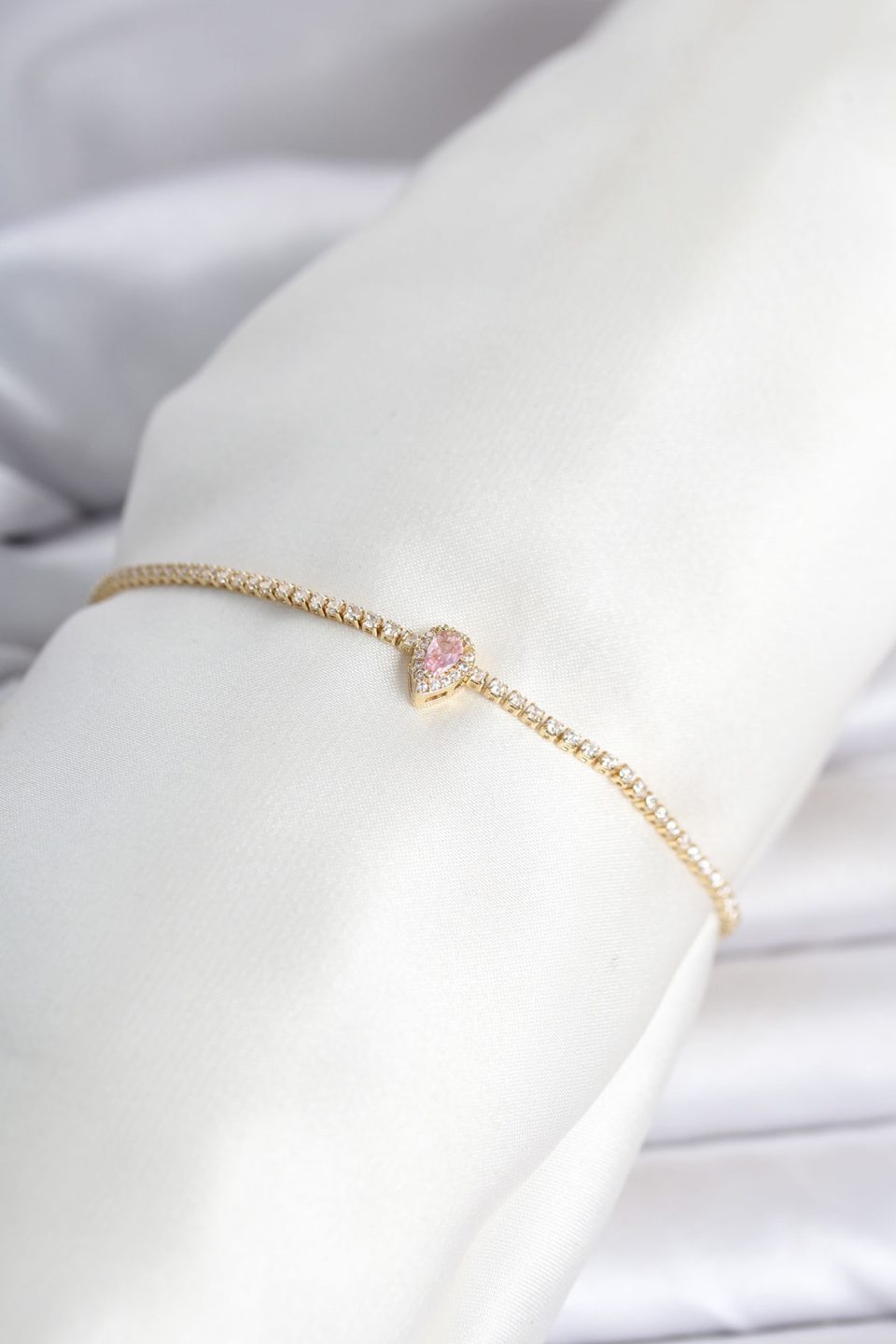 Shekka Pirinç Gold Renk Pembe Damla Model Su Yolu Kadın Bileklik