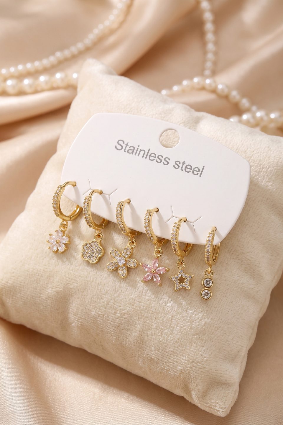 Shekka 316L Çelik Gold Renk Lotus Detaylı Kadın Küpe Seti