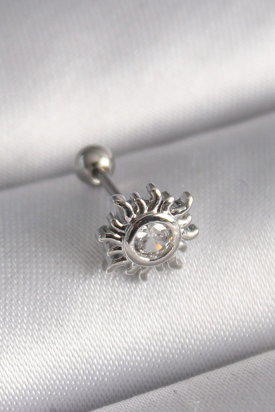Shekka 316L Çelik Gümüş Renk Zirkon Taşlı Güneş Tragus Piercing