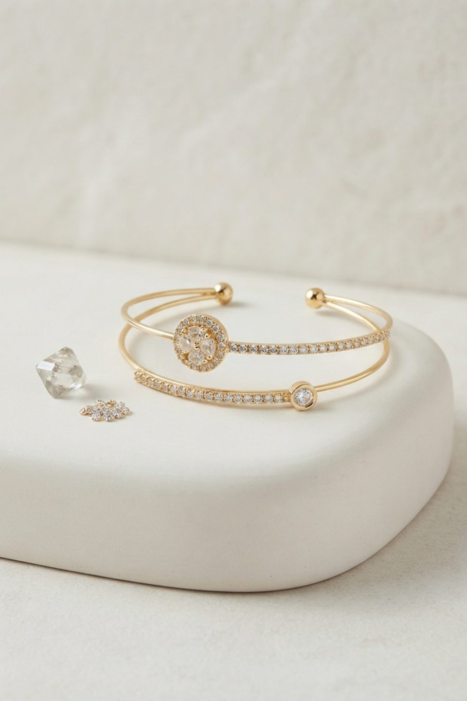 Shekka Gold Renk Zirkon Taşlı Kadın Bileklik