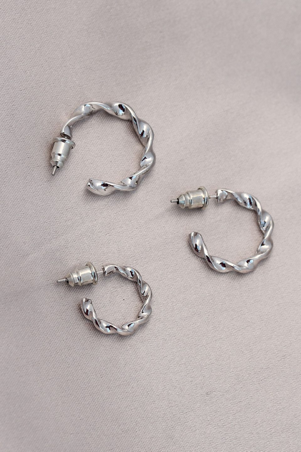 Shekka Burgu Model Gümüş Metal Küpe Seti