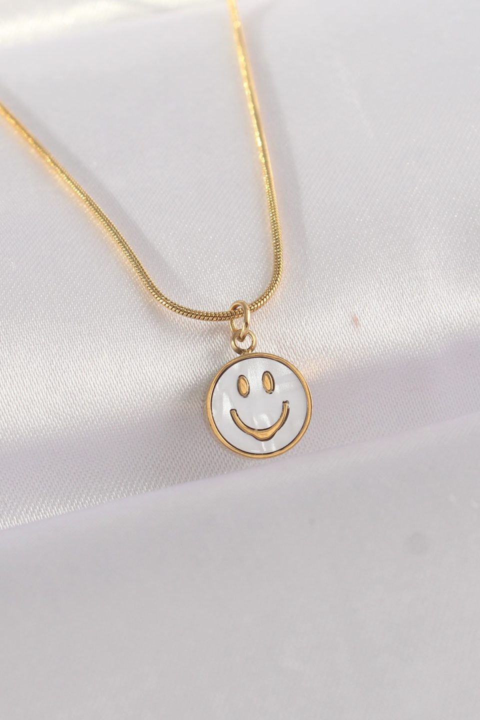 Shekka 316L Çelik Zincir Altın Renk Mermer Desenli Minimal Smile Kolye