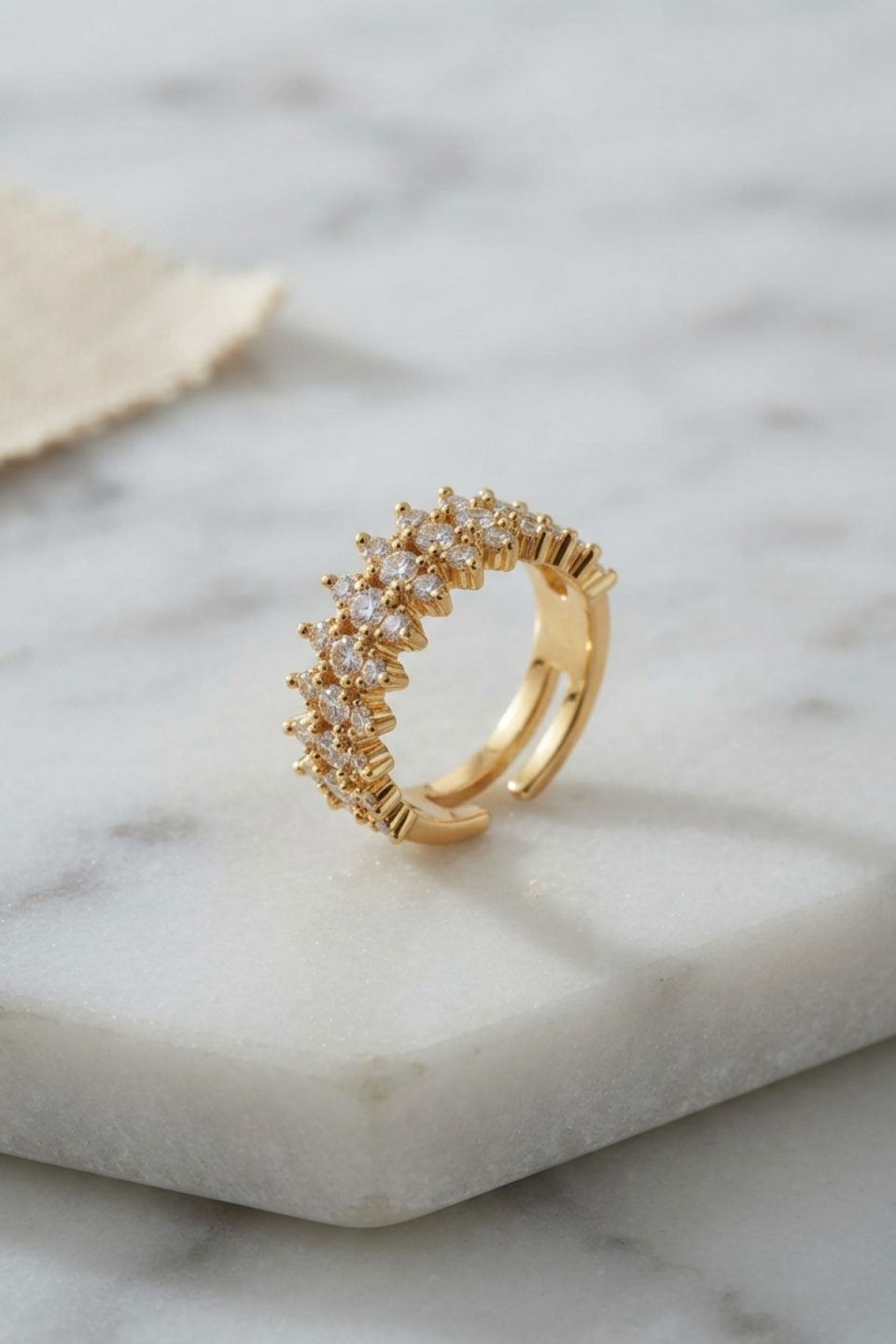 Shekka Gold Renk Sıralı Zirkon Taşlı Kadın Yüzük