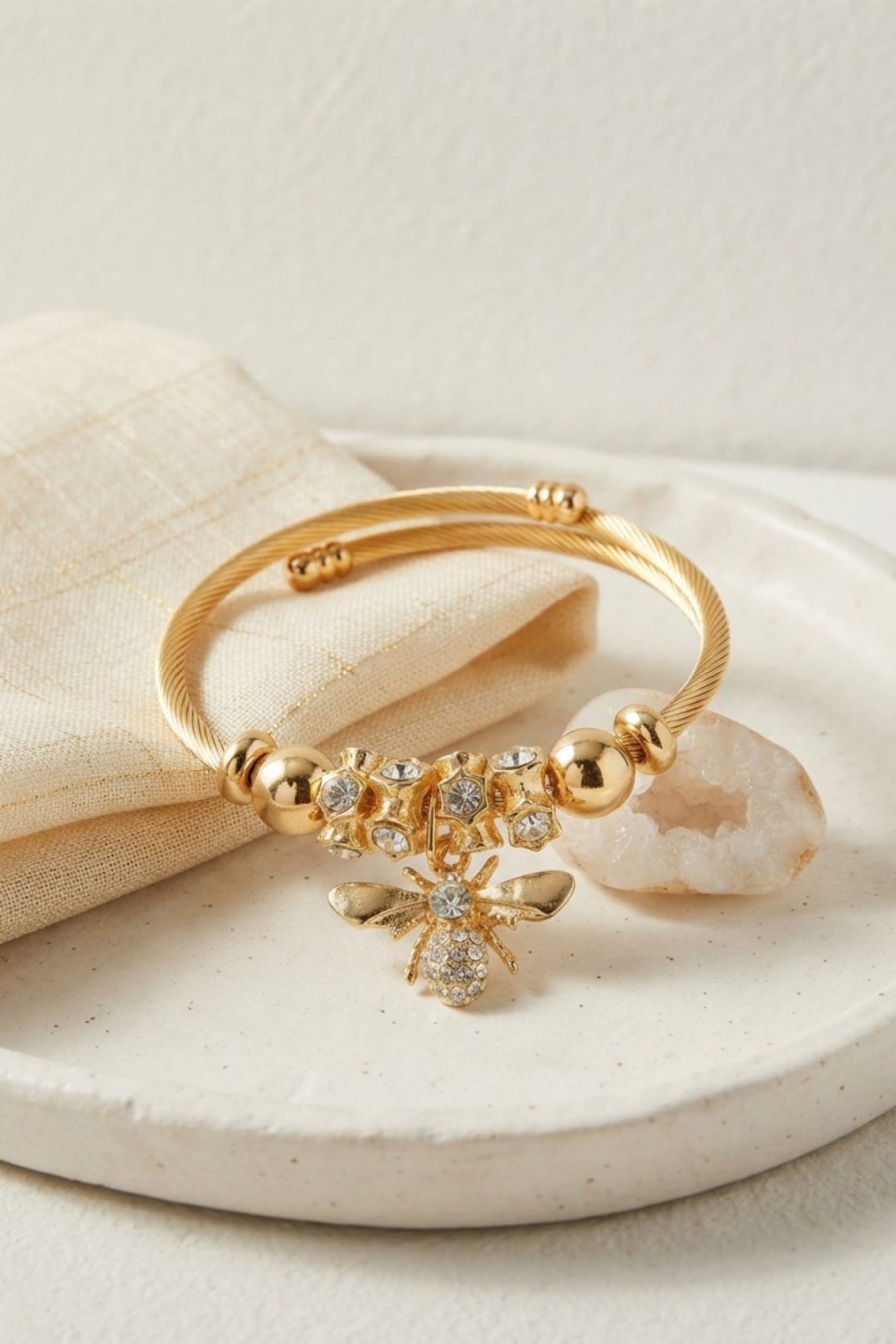 Shekka Arı Model Gold Renk Charm Bileklik