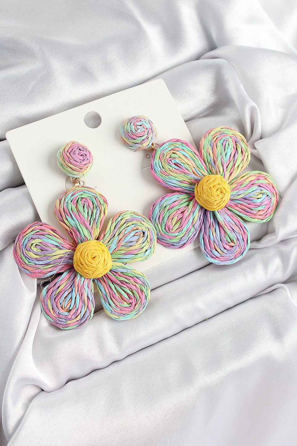 Shekka Pirinç Rainbow Papatya Model Gold Renk Kadın Hasır Küpe